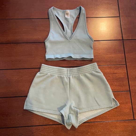 Aritzia Other - Aritzia TNA Matching Set